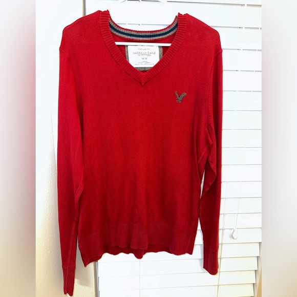 American Eagle Outfitters Men's Vintage Fot Red Sweater size Medium EUC - Picture 1 of 4